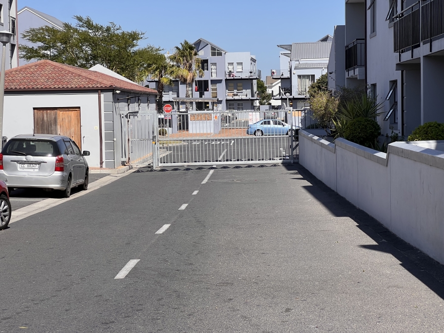 To Let 1 Bedroom Property for Rent in Parklands Western Cape